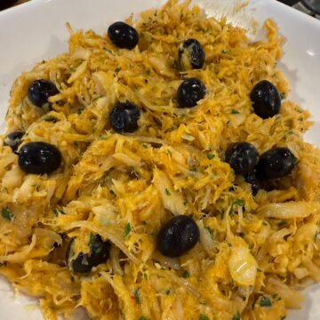 Bacalhau à Brás in a bowl.